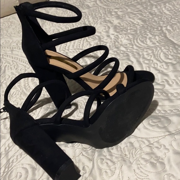 Heels - Picture 5 of 5